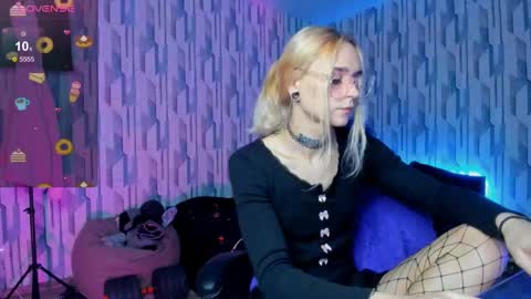 Snapshot of elli_26 chatting on January 27, 12:16 pm Ellie online show from January 27, 12:16 pm