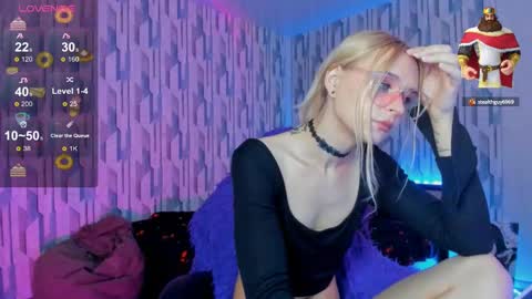 Snapshot of elli_26 chatting on February 20, 10:37 am Ellie online show from February 20, 10:37 am