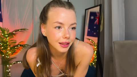 Snapshot of elli_harmon chatting on January 11, 3:20 pm Ellie  --- Ill see you either on Friday or Saturday and definitely on Sunday  online show from January 11, 3:20 pm