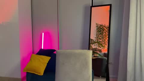 Snapshot of elli_harmon chatting on October 26, 2:12 pm Ellie  --- Ill see you either on Friday or Saturday and definitely on Sunday  online show from October 26, 2:12 pm