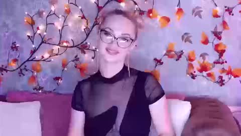 Snapshot of ellianareese chatting on September 23, 2:14 am Elliana online show from September 23, 2:14 am