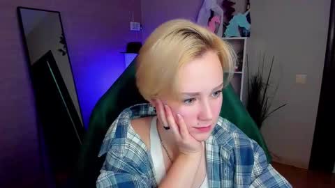 Ellie online show from November 30, 8:07 am