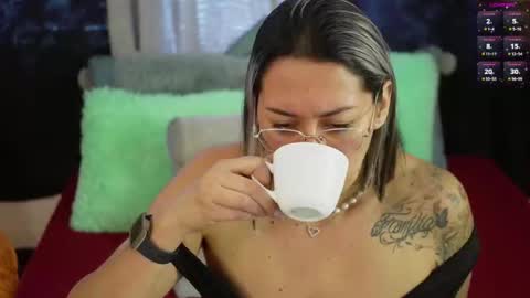 Snapshot of ellie_ramos chatting on October 2, 2:13 pm Ellie Ramos online show from October 2, 2:13 pm