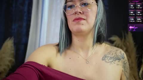 Snapshot of ellie_ramos chatting on November 6, 1:45 pm Ellie Ramos online show from November 6, 1:45 pm