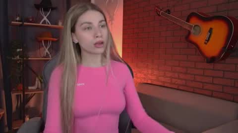 elliecutes online show from April 14, 7:03 am