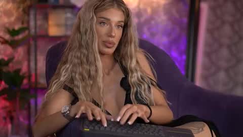 Ellie online show from September 11, 7:08 am