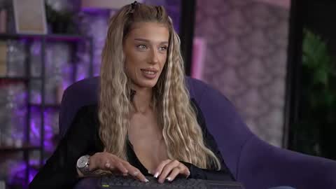 Ellie online show from September 13, 7:19 am