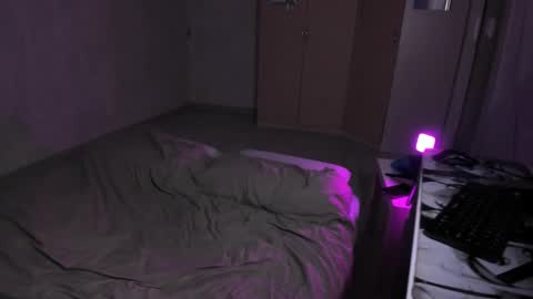 Snapshot of elliot_winki chatting on November 24, 6:29 pm elliot_winki online show from November 24, 6:29 pm