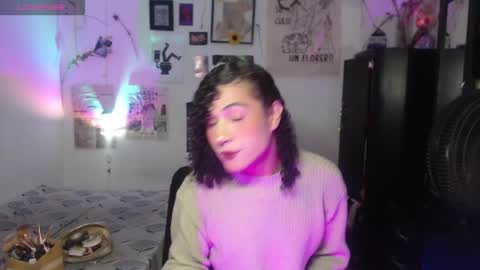 Snapshot of ellis_flowers chatting on October 30, 10:10 pm . online show from October 30, 10:10 pm