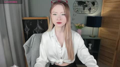 elliup online show from April 12, 3:50 pm