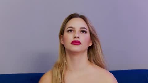 Elsa Jean online show from October 17, 2:26 am