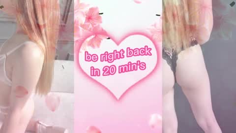 Snapshot of elly_ary chatting on December 7, 9:22 pm elly_ary online show from December 7, 9:22 pm