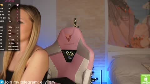 Snapshot of elly_ary chatting on January 12, 6:05 pm elly_ary online show from January 12, 6:05 pm