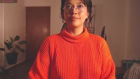 Snapshot of elly_uwuw chatting on November 21, 2:10 am Emy Castro online show from November 21, 2:10 am