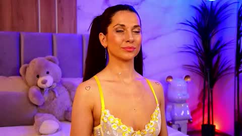 Elly online show from October 17, 8:22 pm