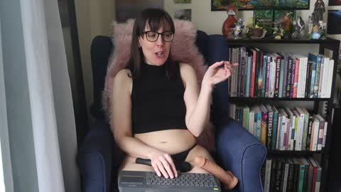 Snapshot of ellynaomi chatting on February 8, 7:38 pm Elly Naomi online show from February 8, 7:38 pm