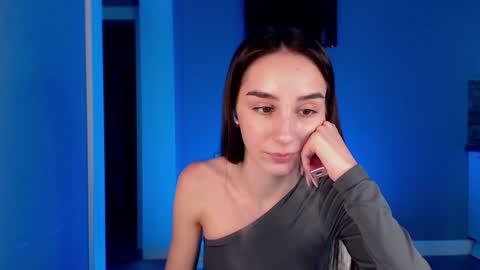 Im online Fri Sun Mon Tue Thu Fri Sat3 from 1000 online show from December 2, 9:45 am