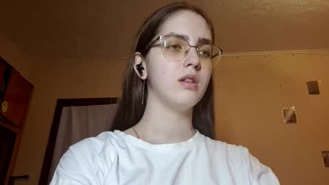 Kate online show from March 19, 2:43 pm