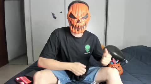 Snapshot of elnenedearg chatting on October 27, 1:53 am elnenedearg online show from October 27, 1:53 am