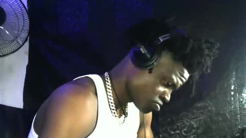 EL NIIGGGAA  21                                                                  EL NIGGA  21 online show from January 11, 10:18 pm