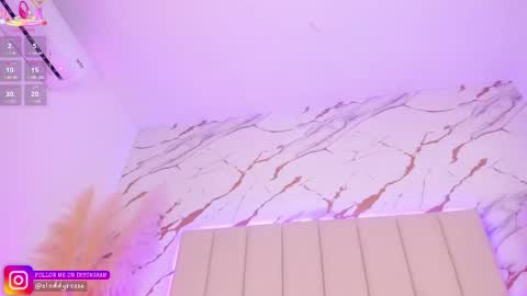 Snapshot of elody_rousse chatting on September 25, 12:31 pm elody_rousse online show from September 25, 12:31 pm