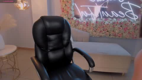 ELOISA OLIVERO online show from February 2, 12:02 pm