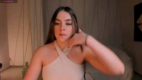 ELOISA OLIVERO online show from November 9, 7:01 pm