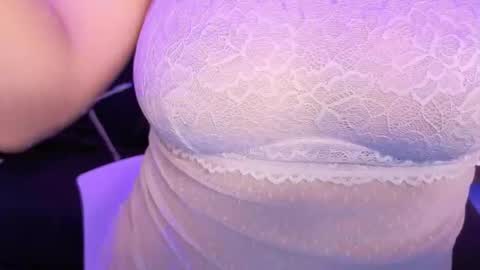 elowen_halley1 online show from October 6, 7:33 pm