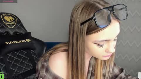 elsa_carterr online show from November 11, 2:17 pm