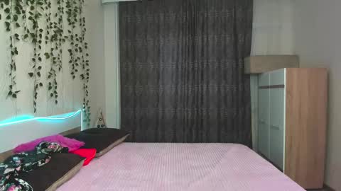 Elsa  online show from December 21, 3:36 am