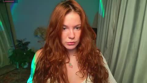 Snapshot of elsie_ginger chatting on October 8, 10:18 pm Elsie online show from October 8, 10:18 pm