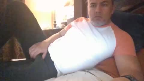 Snapshot of elvecinoatractivo chatting on November 28, 6:10 pm Peter pan online show from November 28, 6:10 pm