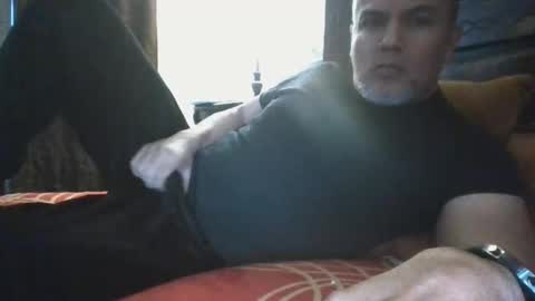 Snapshot of elvecinoatractivo chatting on December 1, 3:39 pm Peter pan online show from December 1, 3:39 pm