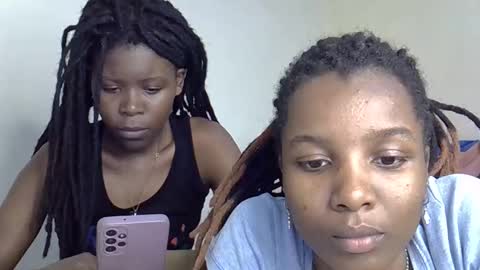 Snapshot of elvier_pretty chatting on November 7, 9:15 pm flo online show from November 7, 9:15 pm