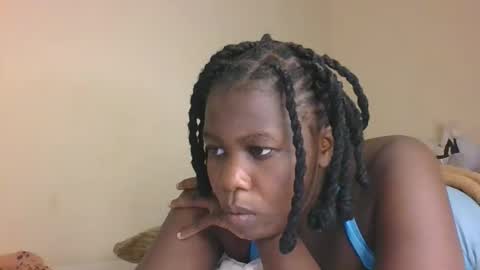 Snapshot of elvier_pretty chatting on November 12, 8:37 am flo online show from November 12, 8:37 am