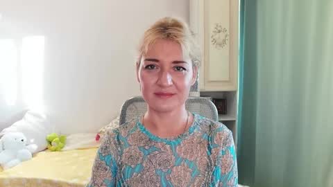 Elvira online show from December 4, 10:35 am