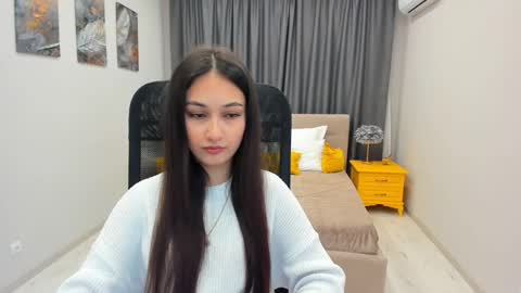 Elvira online show from March 5, 6:01 am