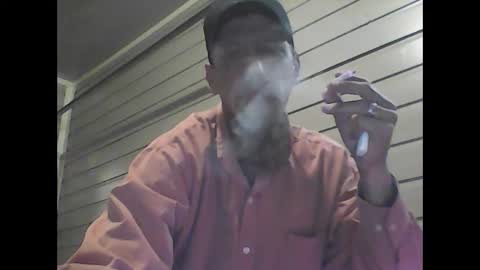 Snapshot of elwooood7 chatting on December 23, 4:39 pm elwooood7 online show from December 23, 4:39 pm