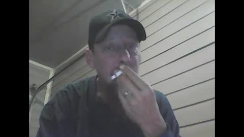 Snapshot of elwooood7 chatting on December 28, 12:03 pm elwooood7 online show from December 28, 12:03 pm