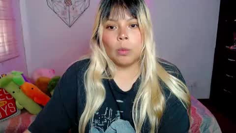 Snapshot of elymoon chatting on October 21, 10:10 pm Ely online show from October 21, 10:10 pm