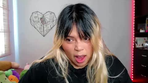 Snapshot of elymoon chatting on November 17, 2:56 pm Ely online show from November 17, 2:56 pm