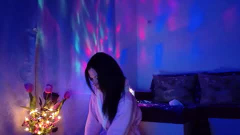 Elisa online show from March 2, 8:29 pm