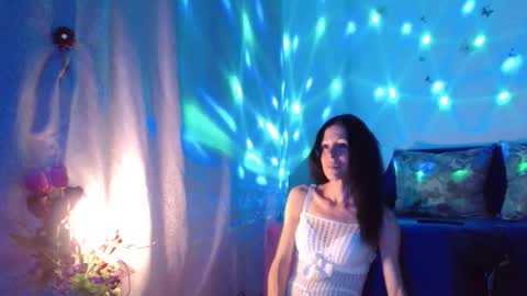 Elisa online show from September 13, 6:08 pm