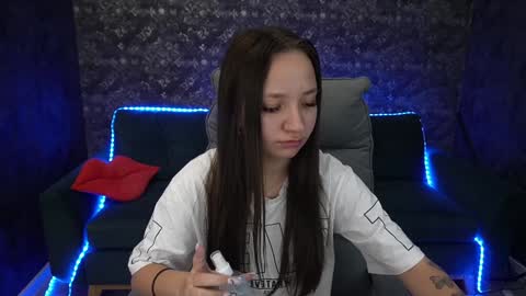 Call me Elis online show from December 5, 1:06 pm