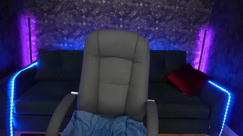 Call me Elis online show from December 27, 7:03 pm