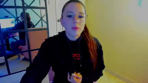 Snapshot of ema_04 chatting on October 20, 8:20 pm Estefany Martinez Acua INSTAGRAM ema 04oficial online show from October 20, 8:20 pm