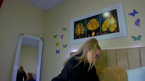 ema garcia  online show from October 2, 12:34 pm