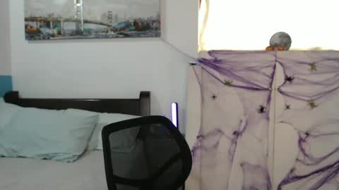 Snapshot of ema_gray8 chatting on October 20, 1:00 pm Salome online show from October 20, 1:00 pm