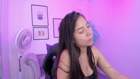 Ema louisx  online show from December 4, 11:52 am