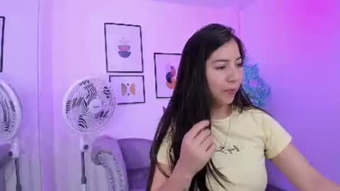 Ema louisx  online show from December 12, 12:22 pm